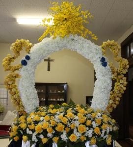 マリアさまを　飾るお花を制作しました♡|「花の愛花苑」　（愛知県犬山市の花屋）のブログ